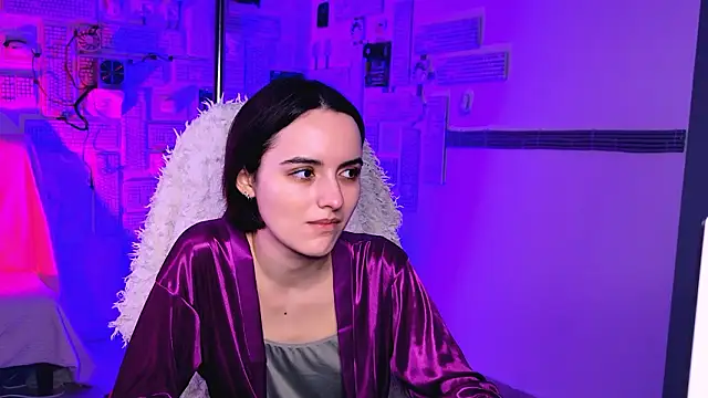 KateWillows online show from 6, 2, 2026