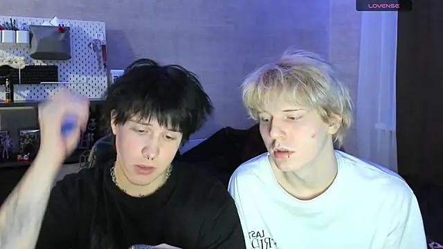 Snapshot of miya_meow_miku chatting on 29, 11, 2025 miya meow miku online show from 29, 11, 2025