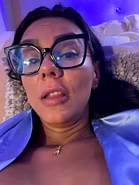 SofhiaTaylor online show from 13, 12, 2025