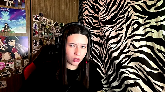 AngeliqueSulima online show from 2, 12, 2025