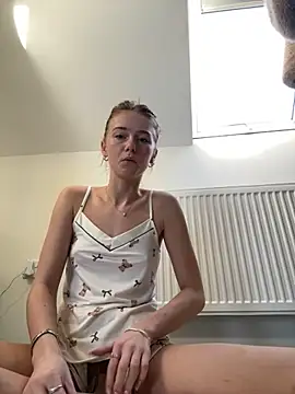 Naughty leigh  online show from 2, 12, 2025