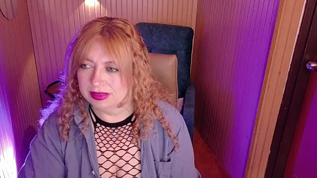 MilfArlet online show from 10, 2, 2026