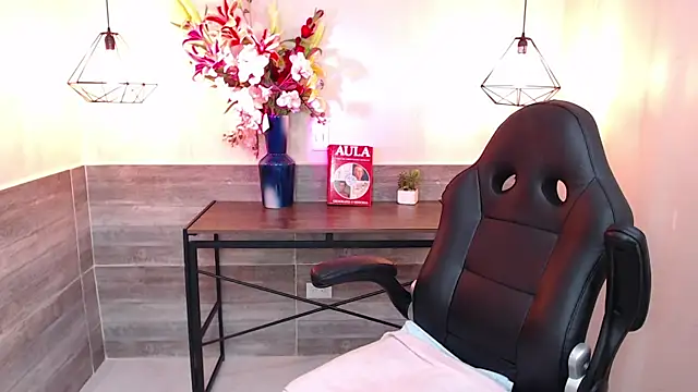 MarianaMontezz online show from 5, 2, 2026