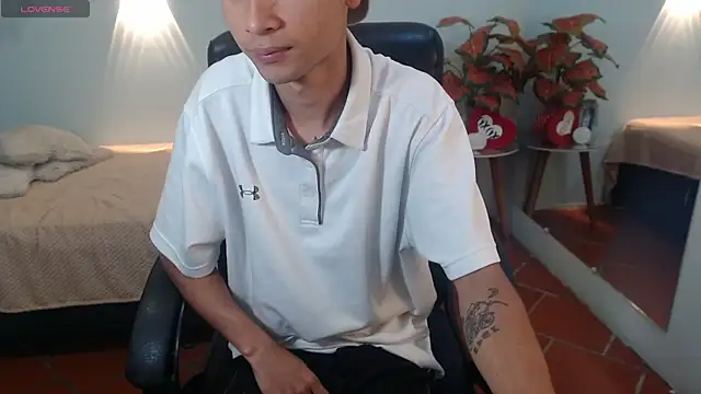 LucassSmith11 online show from 4, 12, 2025