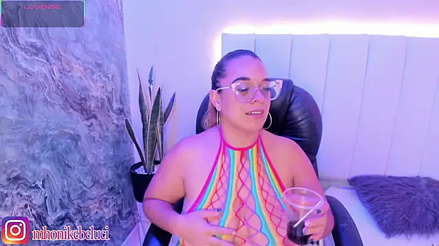 Snapshot of MHONIKBELUCCI chatting on 2, 6, 2026 MHONIKBELUCCI online show from 2, 6, 2026