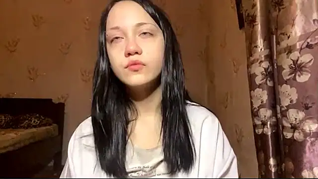 Snapshot of ZeeHope chatting on 4, 12, 2025 ZeeHope online show from 4, 12, 2025