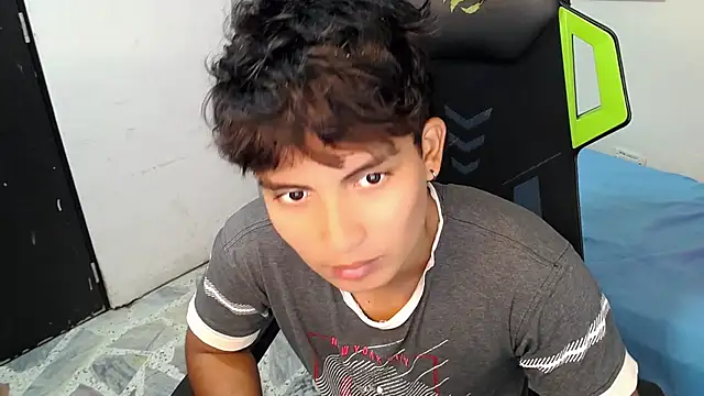 Snapshot of Green_XoX chatting on 30, 11, 2025 Green XoX online show from 30, 11, 2025