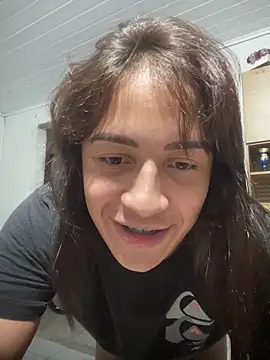 larysinha online show from 13, 4, 2026