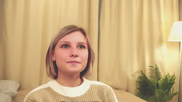 Snapshot of NetaVongsamphanh chatting on 1, 12, 2025 NetaVongsamphanh online show from 1, 12, 2025