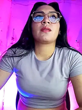 Emy cutee online show from 14, 2, 2026