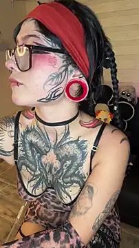 Snapshot of AryRousse chatting on 2, 12, 2025 AryRousse online show from 2, 12, 2025