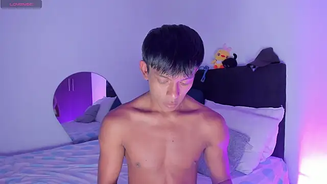 santinaughty online show from 6, 4, 2026