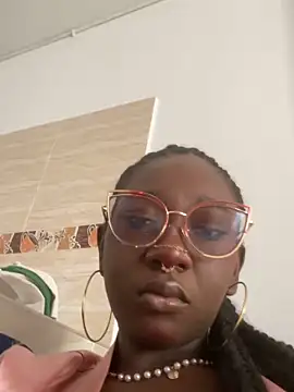 Snapshot of ZahhyGrey chatting on 7, 6, 2026 ZahhyGrey online show from 7, 6, 2026