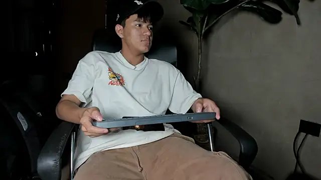 isaac grimm online show from 13, 2, 2026