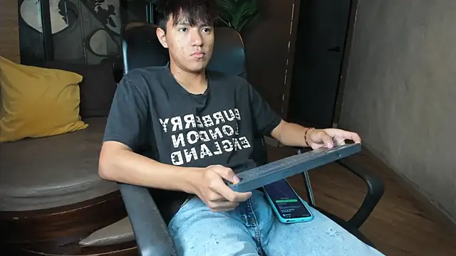 isaac grimm online show from 24, 2, 2026