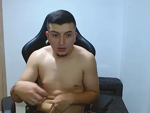 Snapshot of Liam_jones10 chatting on 2, 12, 2025 Liam jones10 online show from 2, 12, 2025