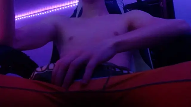 Snapshot of ilovefeet27 chatting on 2, 12, 2025 ilovefeet27 online show from 2, 12, 2025