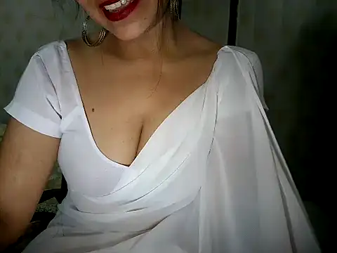 Snapshot of Hotronita123 chatting on 5, 6, 2026 Hotronita123 online show from 5, 6, 2026