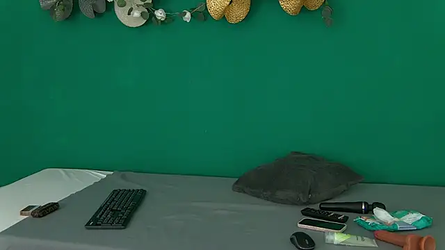 Snapshot of RoxanneJoy chatting on 1, 6, 2026 RoxanneJoy online show from 1, 6, 2026