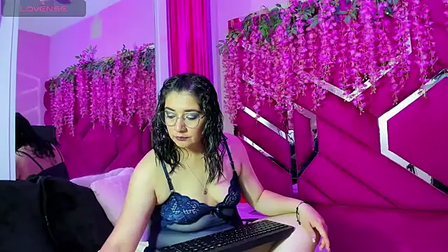 Alexa Sanz online show from 24, 3, 2026