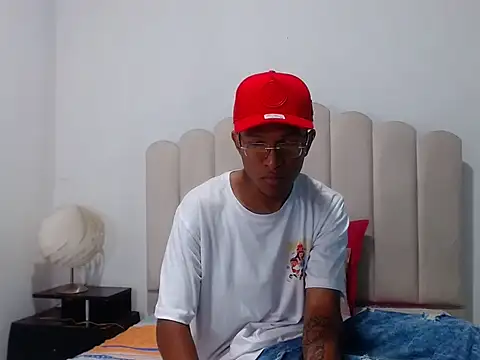 BobbyHot 4u online show from 1, 12, 2025