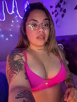 Snapshot of Lindalatina2001 chatting on 2, 6, 2026 Lindalatina2001 online show from 2, 6, 2026