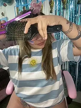 Snapshot of Lindalatina2001 chatting on 15, 6, 2026 Lindalatina2001 online show from 15, 6, 2026