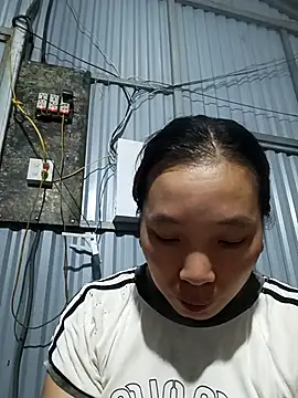 Evelyn-n online show from 6, 4, 2026