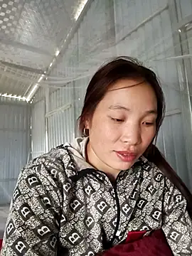 Evelyn-n online show from 5, 12, 2025