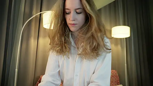 Snapshot of SoftDreamer chatting on 3, 12, 2025 SoftDreamer online show from 3, 12, 2025