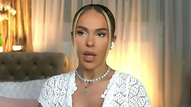 ChloeVelvetx online show from 22, 7, 2026