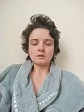 Amy01112 online show from 15, 6, 2026