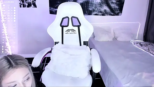 lyric4 online show from 14, 12, 2025