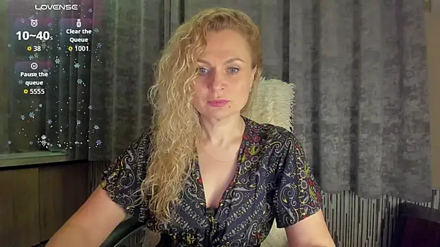 Snapshot of LanaLight_x chatting on 29, 5, 2026 LanaLight x online show from 29, 5, 2026