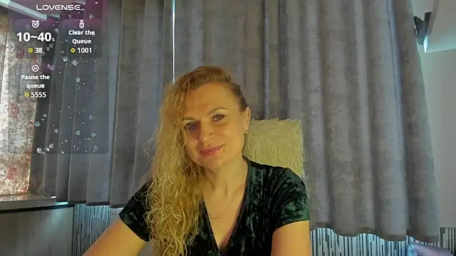 Snapshot of LanaLight_x chatting on 22, 5, 2026 LanaLight x online show from 22, 5, 2026
