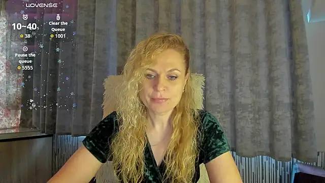 Snapshot of LanaLight_x chatting on 21, 5, 2026 LanaLight x online show from 21, 5, 2026