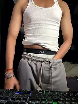 Snapshot of fitboy_xxx chatting on 8, 1, 2026 fitboy xxx online show from 8, 1, 2026