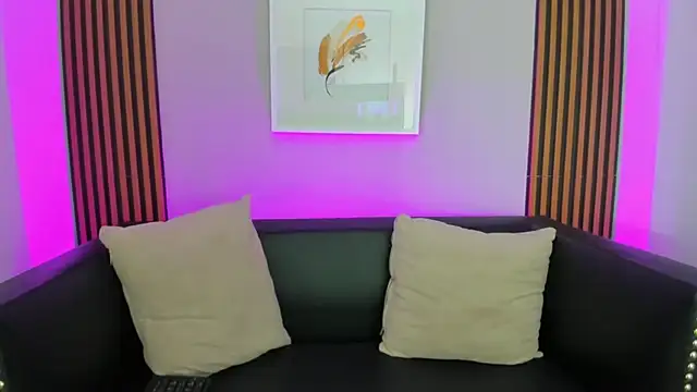 Ariana collinss online show from 9, 6, 2026