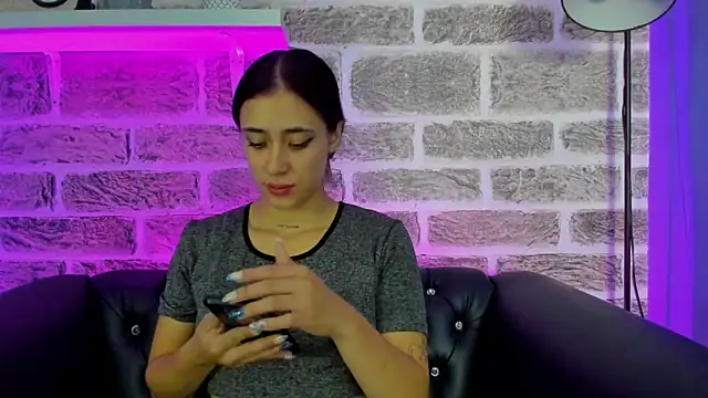 Ariana collinss online show from 15, 5, 2026