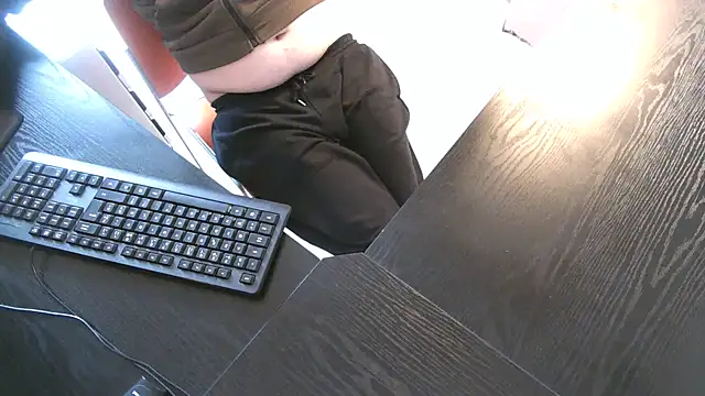 Snapshot of TRESBONNEBITE chatting on 21, 12, 2025 TRESBONNEBITE online show from 21, 12, 2025