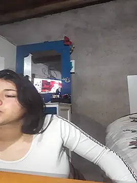 Estefanny Lolyy online show from 15, 6, 2026