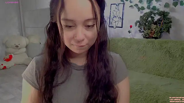 AlinaEleven online show from 24, 7, 2026
