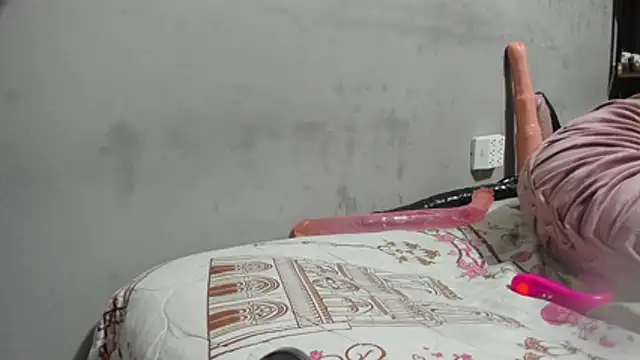 Shadia Squirt online show from 10, 1, 2026