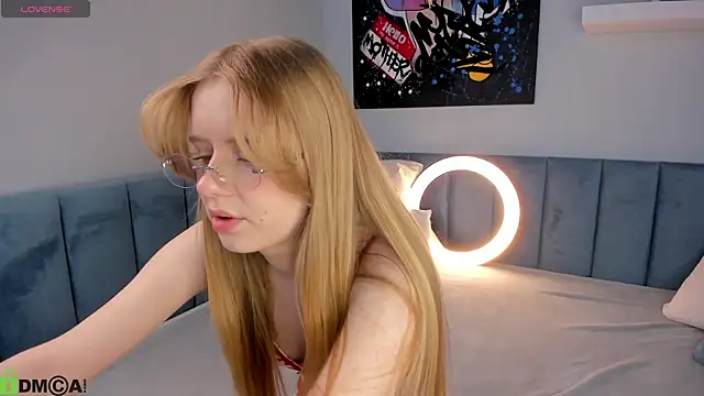 Victori Fox online show from 3, 5, 2026