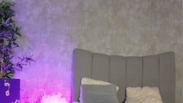 LucyRayy online show from 11, 2, 2026