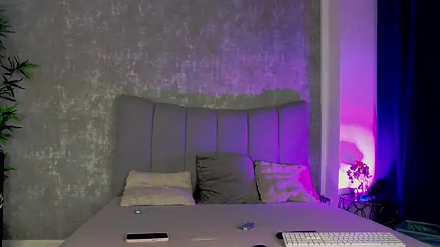 LucyRayy online show from 5, 3, 2026