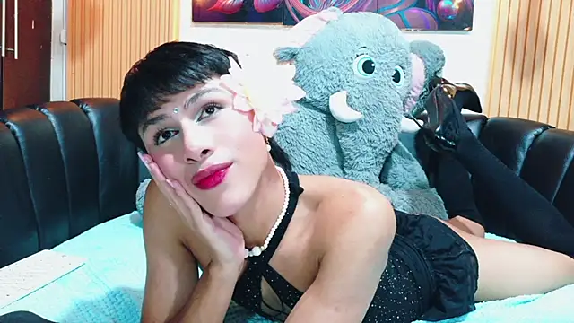 Snapshot of StormLuxX chatting on 10, 7, 2026 StormLuxX online show from 10, 7, 2026