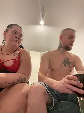 Snapshot of JohnnyandAlice chatting on 1, 12, 2025 JohnnyandAlice online show from 1, 12, 2025