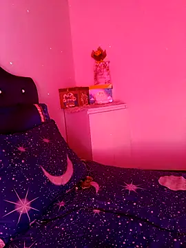 MisNicol online show from 3, 12, 2025