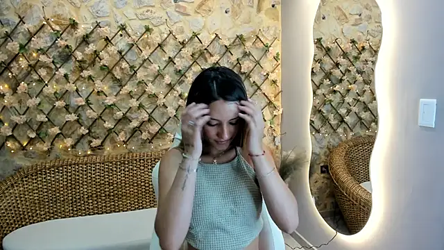 GoldenMusee  online show from 2, 12, 2025